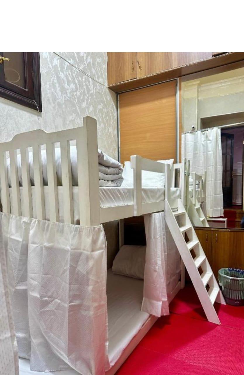 Royal Hostel Photo 1